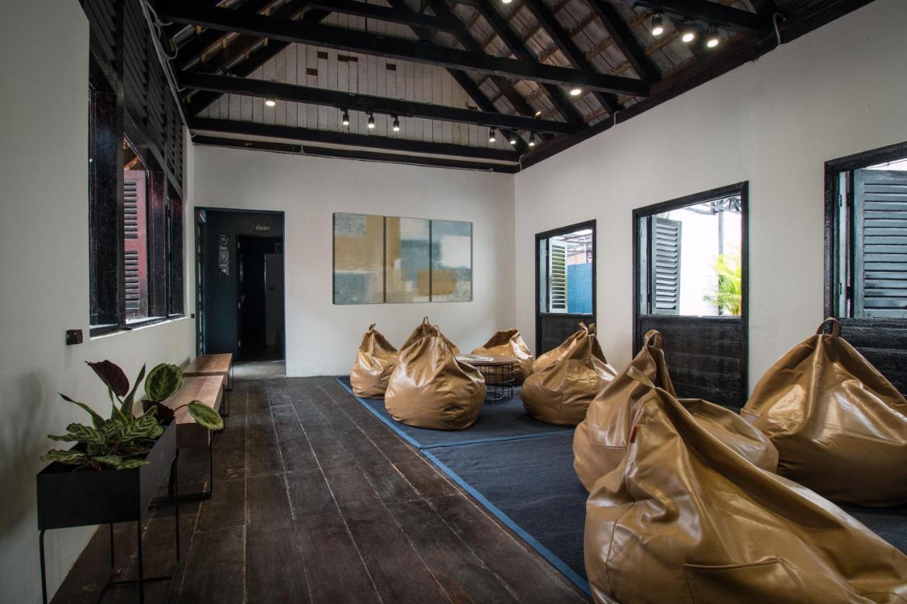 The Brownstone Hostel & Space Ipoh Exteriör bild