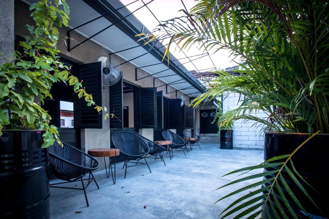 The Brownstone Hostel & Space Ipoh Exteriör bild